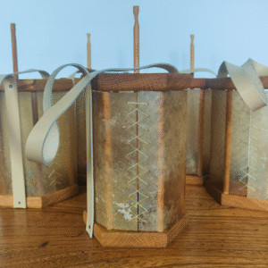 Lanterne médiévale hexagonale à coulisse, reconstitution en bois