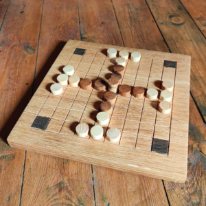 Tablut – plateau de tafl 9 × 9, d'après Linné (1732)