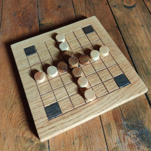 Brandub – plateau de tafl irlandais 7 × 7